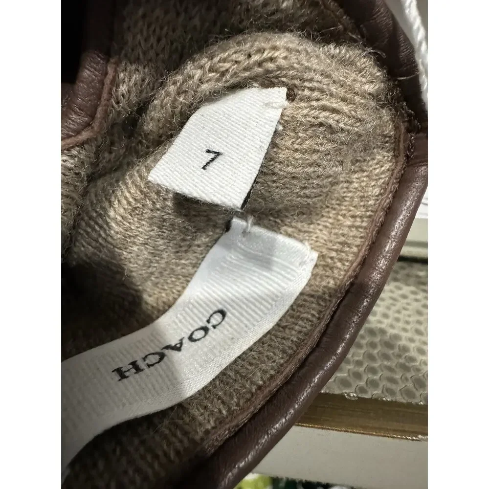 COACH Signature Jacquard Tech Gloves in Oak Sz 7 NWT